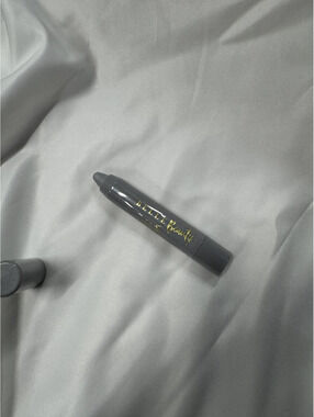 SOS Lady Long Wear Shadow Stick Platinum by Belle Beauty